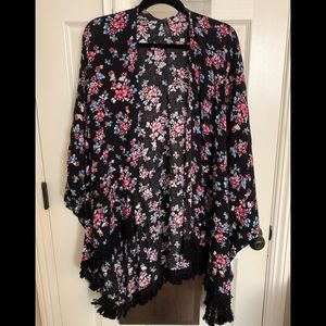 Women’s Plus Size Floral Kimono